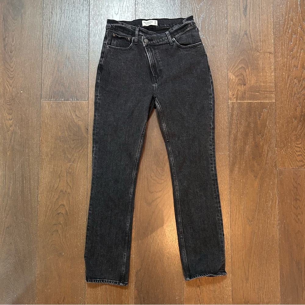 Abercrombie & Fitch Women's 28 The 90’s Slim Straight Ultra High Rise Black